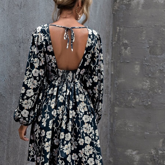 Boho Navy Blue V neck Floral Smock Mini Dress - Picture 5 of 7